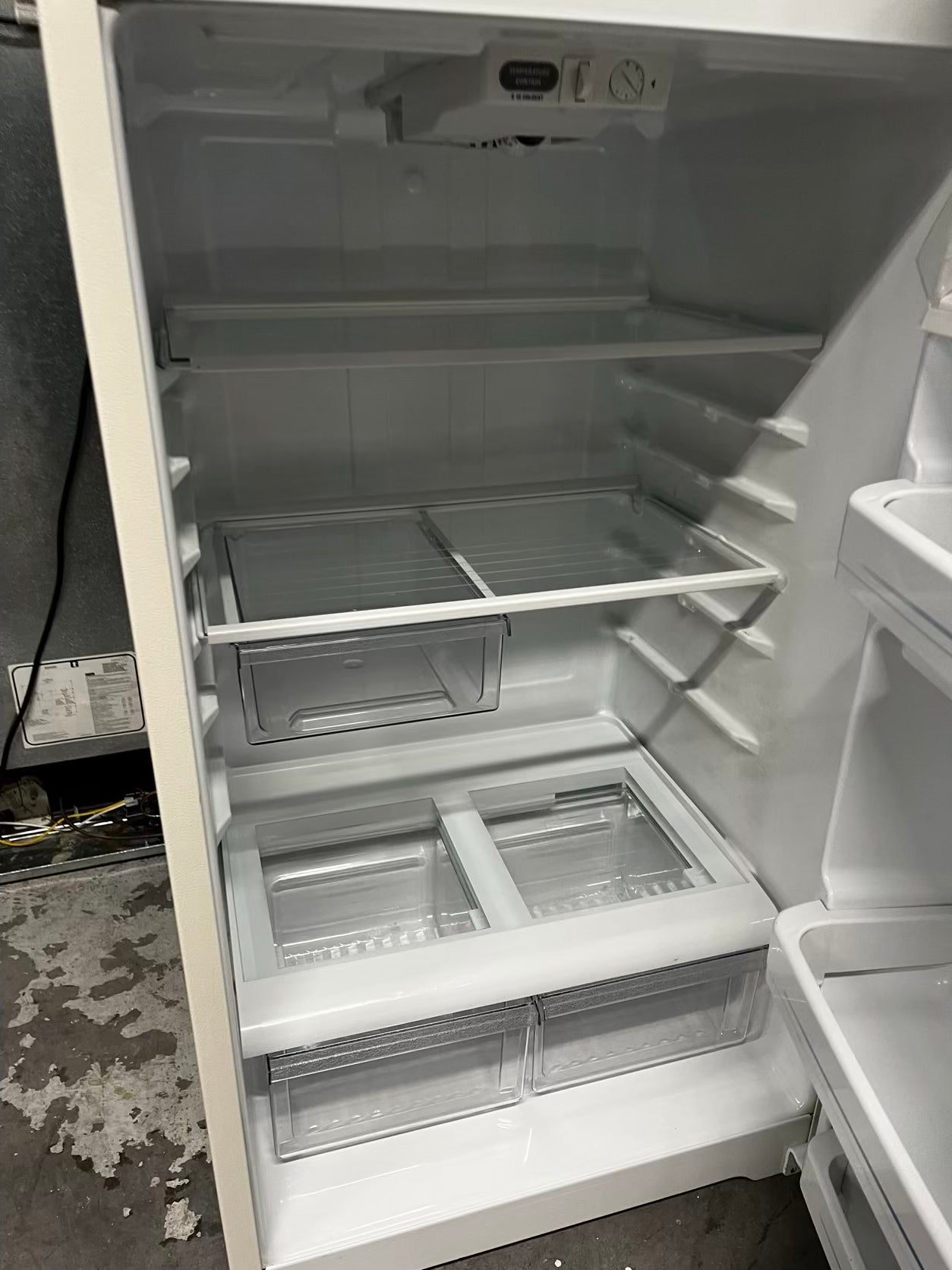 🎄Holiday Sale 🎁 GE top freezer refrigerator in off white used refurbished 28” #RF97352B