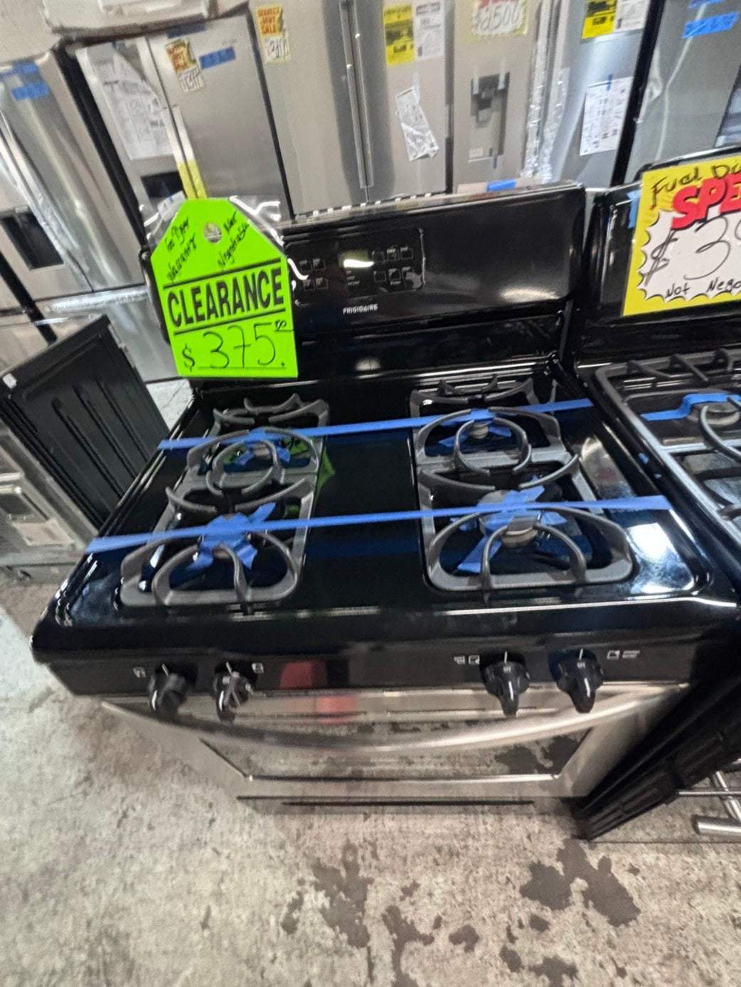 >*frigidaire range 4 burner bake ,broil Hi/Lo self clean in stainless steel used-Refurbished 30” #GSQ66B