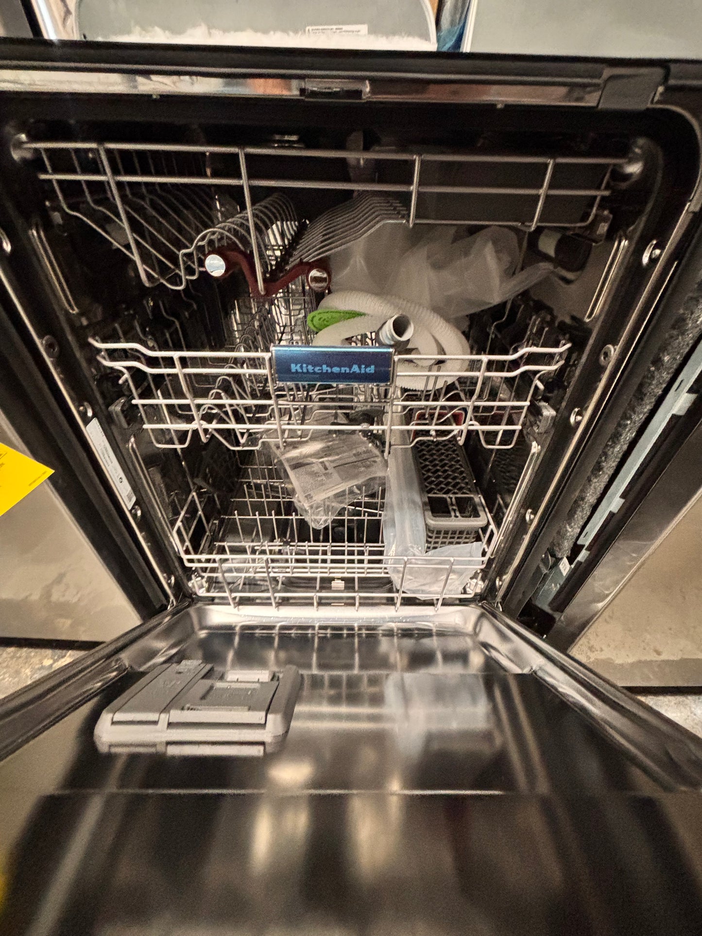 >24 in. KitchenAid - 360 Max
Jets Third Rack
Dishwasher with
Stainless Steel Third
Rack Wash Jets,                          model       number:KDTM804KPS   Stock number #KADW4H3B