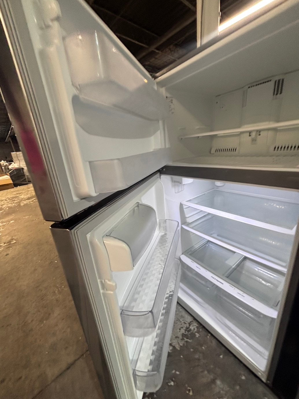 >*LG 33” Top freezer fridge   ,stainless steel. used-refurbished #RTLG91B