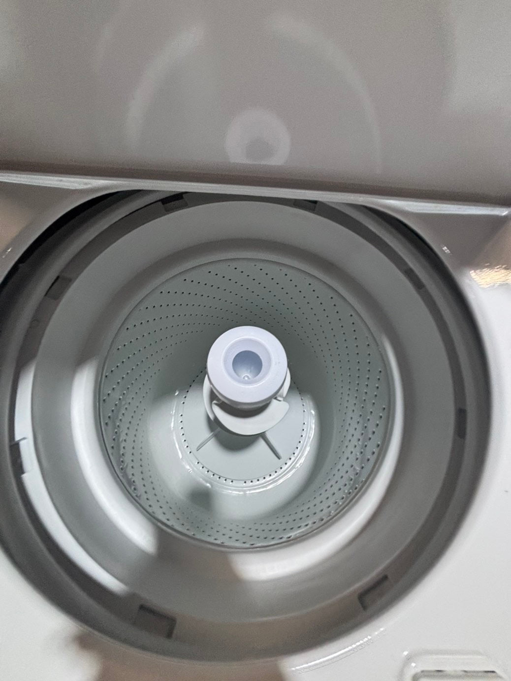 >*maytag Top load washing machine w agitator 27" in good condition,used-Refurbished #TWP227B