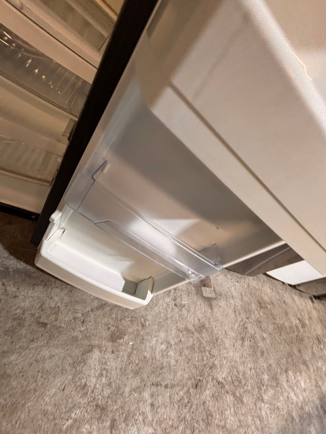 >*CLEARANCE🔥🔥GE Side x side  36”x 69”h x 29depth ,Refrigerator slate  with ice maker & water dispenser /. 36” 26cu.ft used-Refurbished. Item number  #RFU114B