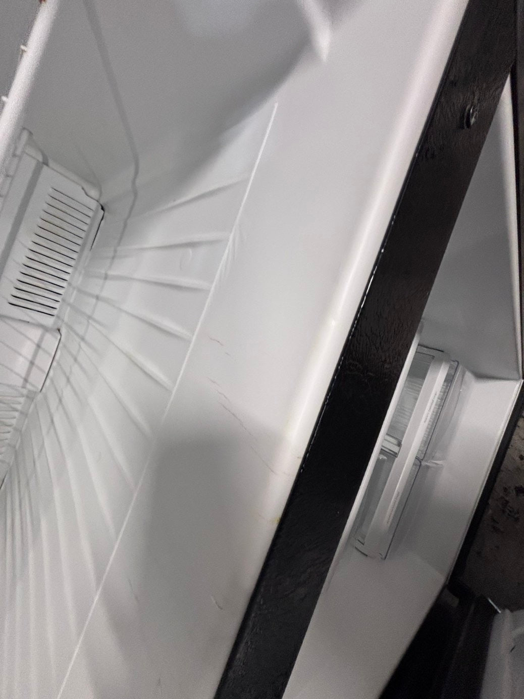 >sale🎈frigidaire  30”18cu.ft -top freezer refrigerator with ice maker black  color    -used refurbished 30” #FF9876B