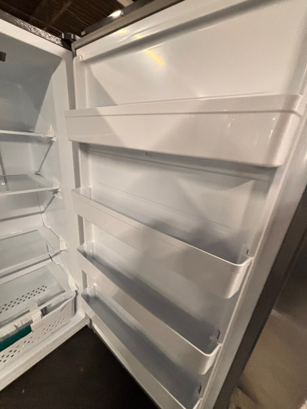 Open box 📦 Hinsense 33 1/2 in. 17cu. ft. Garage Ready Freezer in stainless steel with Temperature Alarm ENERGY STAR #FZ17FCB