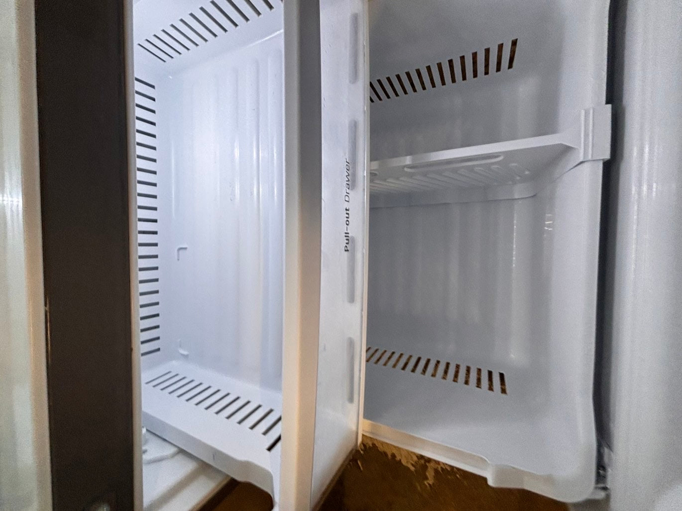 >LG French door Refrigerator stainless steel w/ ice water dispenser 33" #RF26FQB