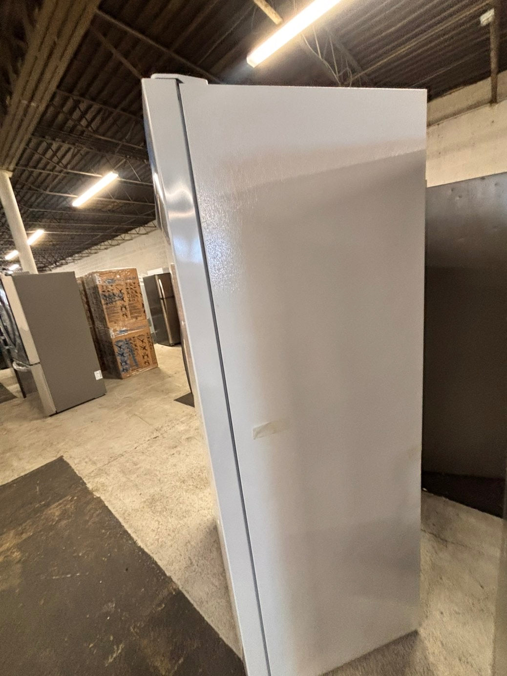 Open box 📦 costumer return 33’”in. 20 cu. ft. Garage Ready Freezer in White with Temperature Alarm and Auto-Close Door, ENERGY STAR #FZR25PBB
