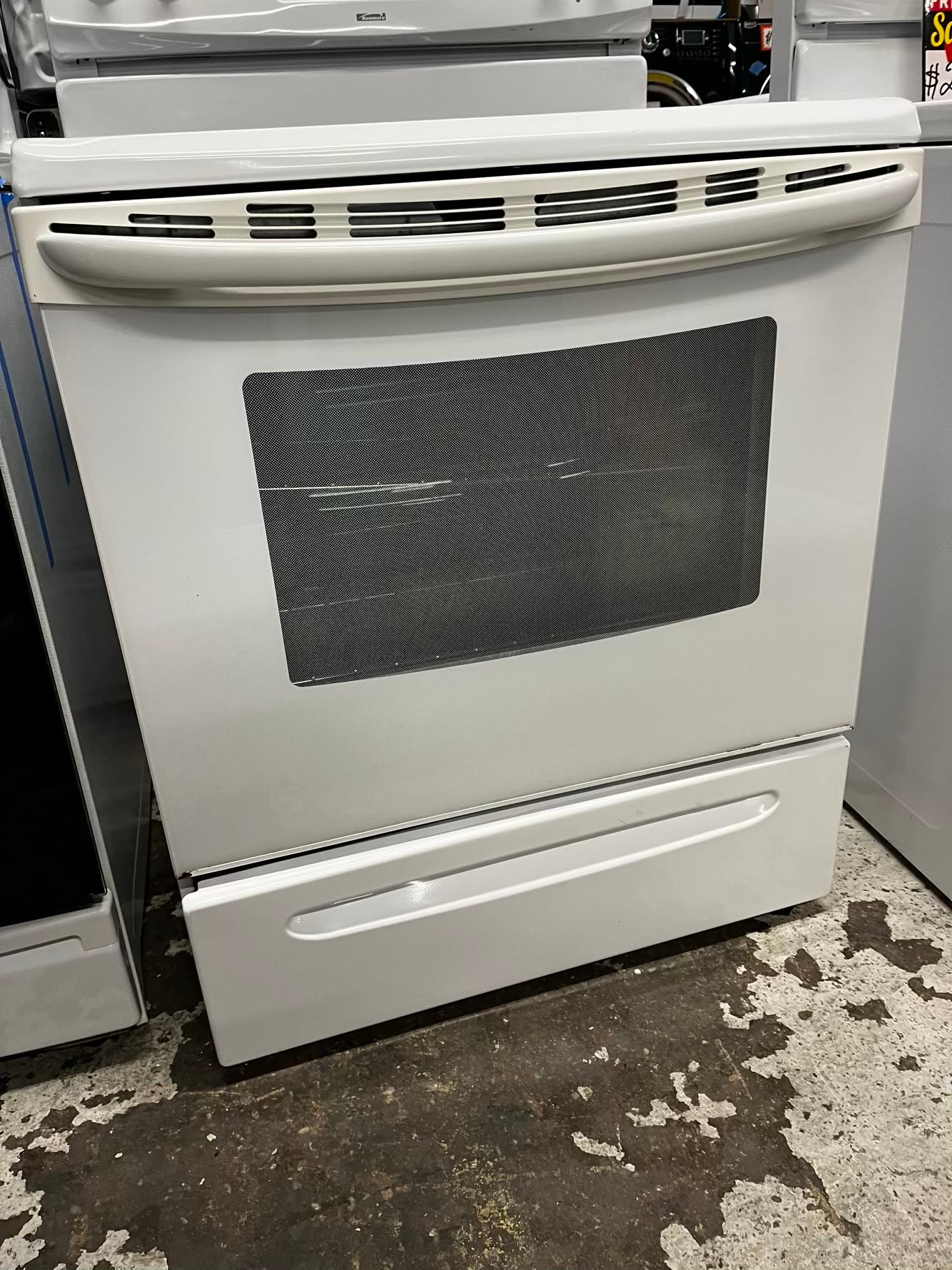 Kenmore electric 220v range 4 burner self clean in off white 30” Stock number #RE8935BB