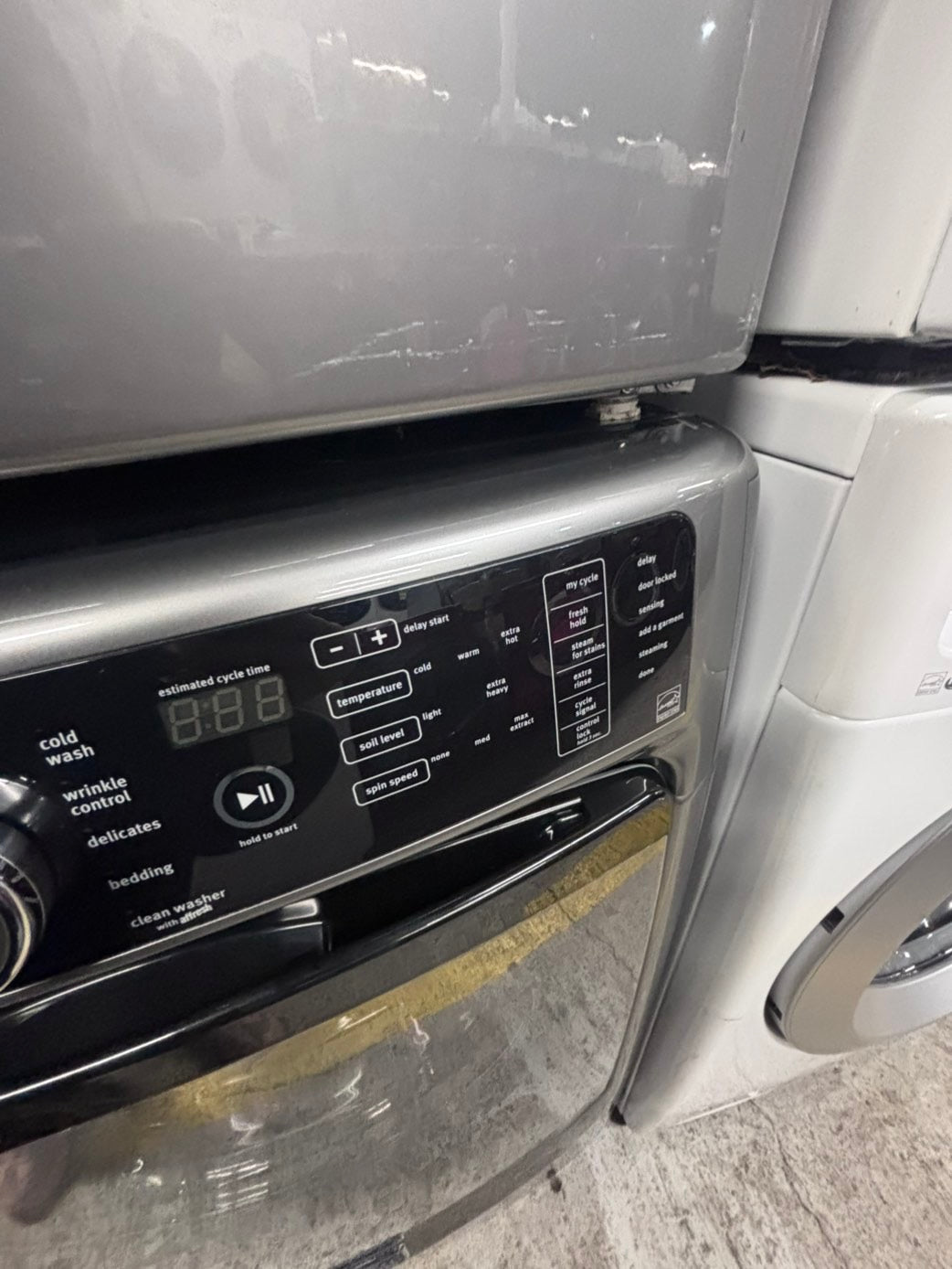 >*maytag white washer 4.5cu. ft. Large capacity, in great condition 27” stackable or side by side  used-refurbished  #FWH846B