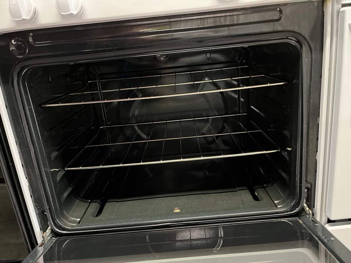 Whirlpool white gas propane range 4 burner bake broil 30" Refurbished #GR384AB