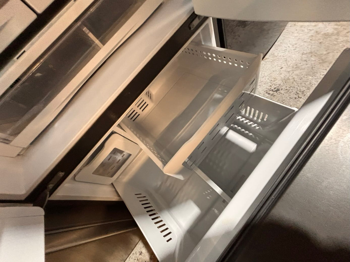 }}LG used-Refurbished LG 36”w x69h x 30” depth refrigerator stainless steel w/ice & water dispenser  #FDLD773B
