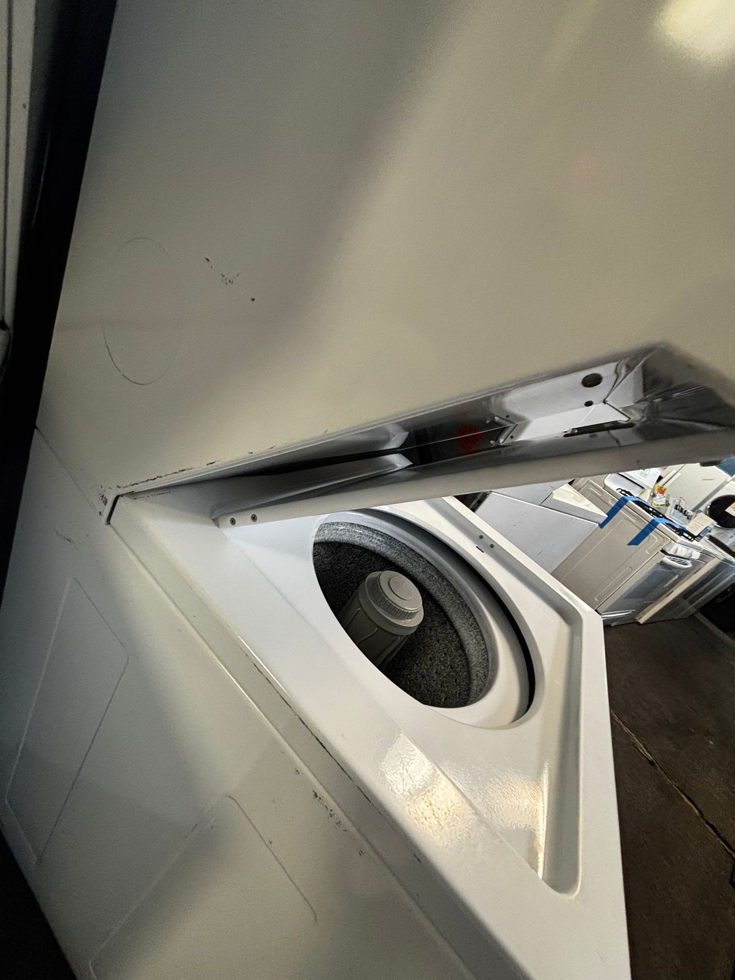 GE laundry center Electric 220v washer & dryer set in white 24" #LC426VL
