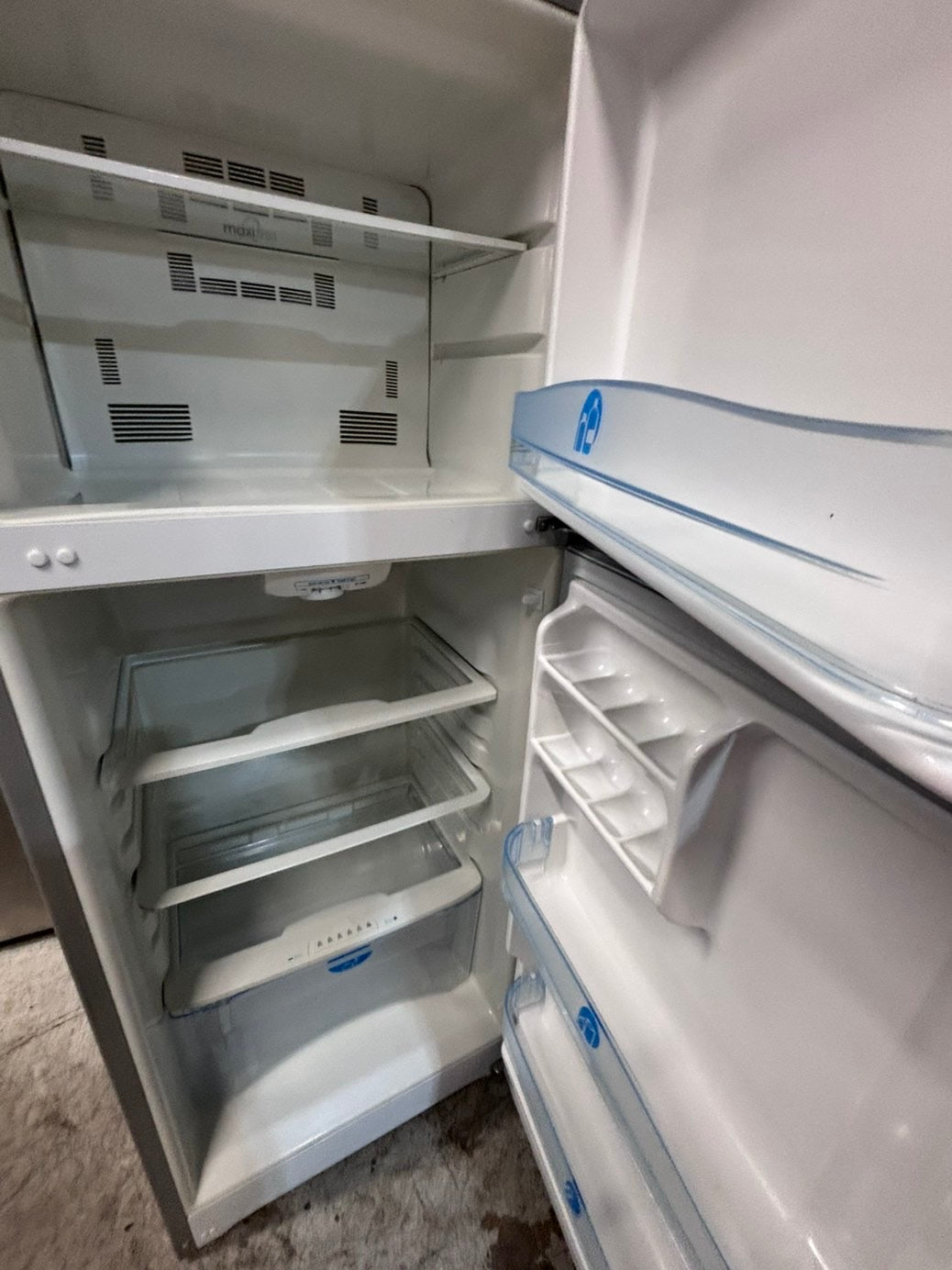 >>top freezer refrigerator stainless steel 24" refurbished #RF711DB