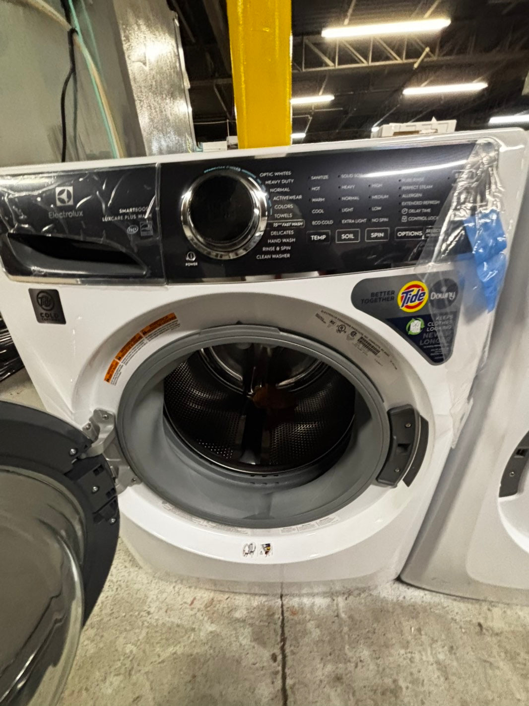 >Electrolux front load washer& dryer set large capacity energy start , steam   new scratch and dent #FLW77XB