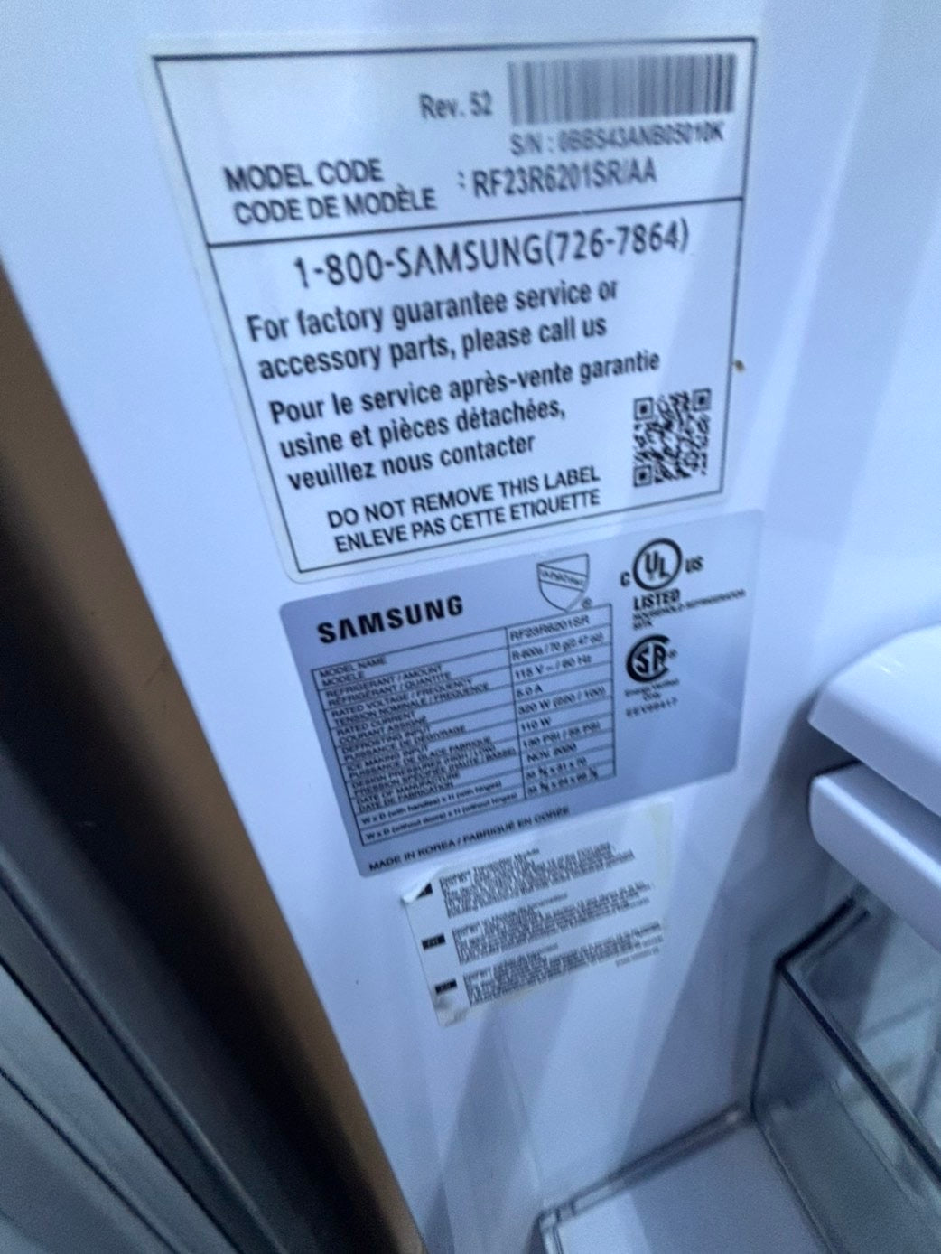 >*36”samsung counter depth French doors  fridge  stainless steel (ice maker  doesn’t work) only water 💦 dispenser works !doesn’t affect on the others functions. 36” #SA24WWB