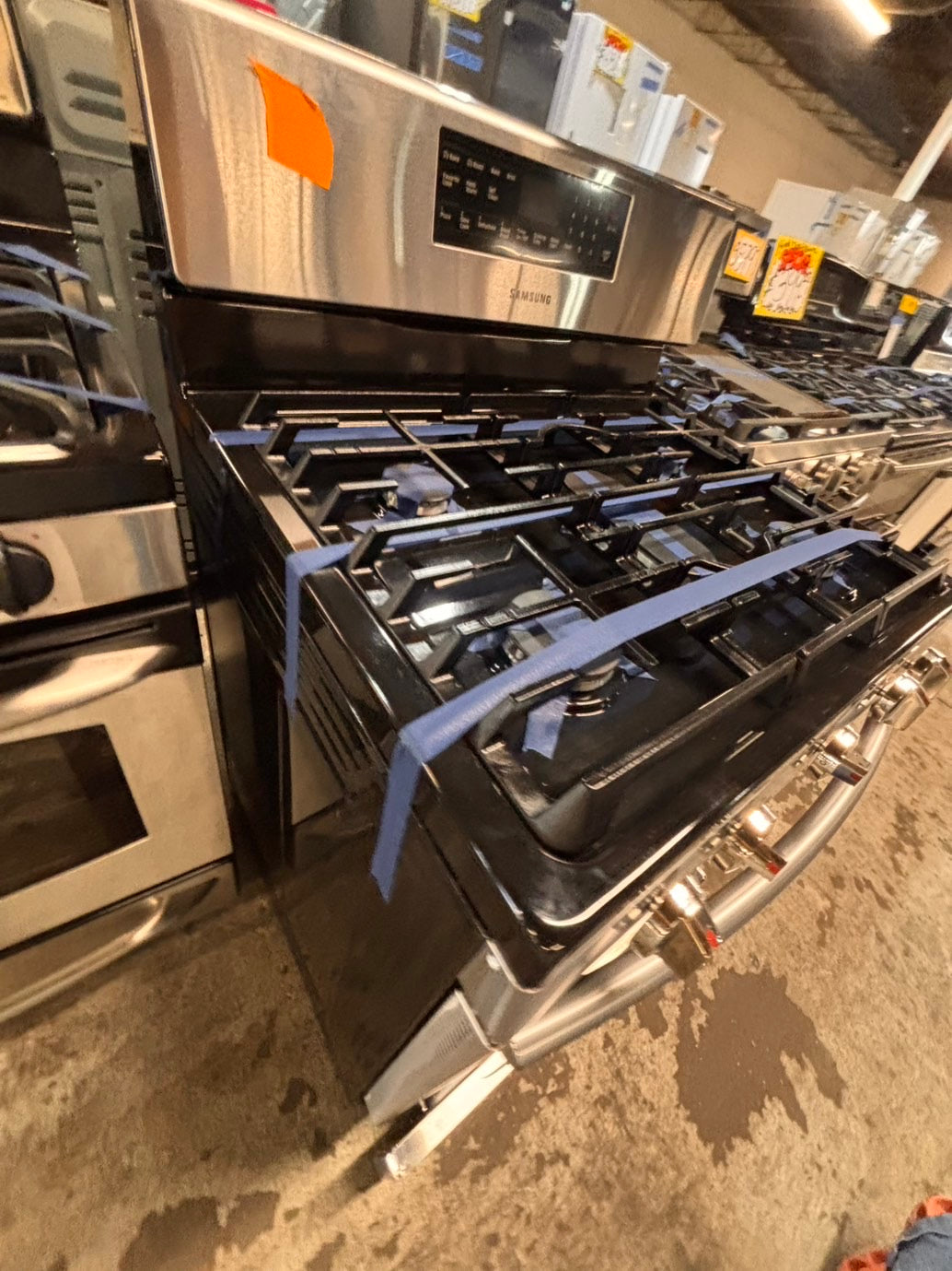 >*samsung Gas range 5 burner convection oven bake ,broil Hi/Lo self clean in stainless steel used-Refurbished 30” #SSG96B