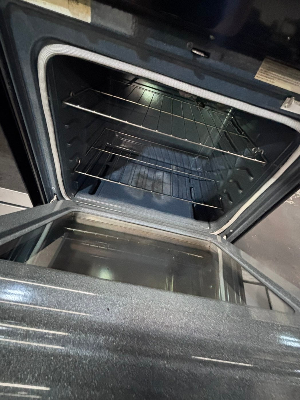 >*sale🔥whirlpool gas range 4 burner bake broil Hi/Lo self clean in stainless steel used-Refurbished 30” #GWB65YB