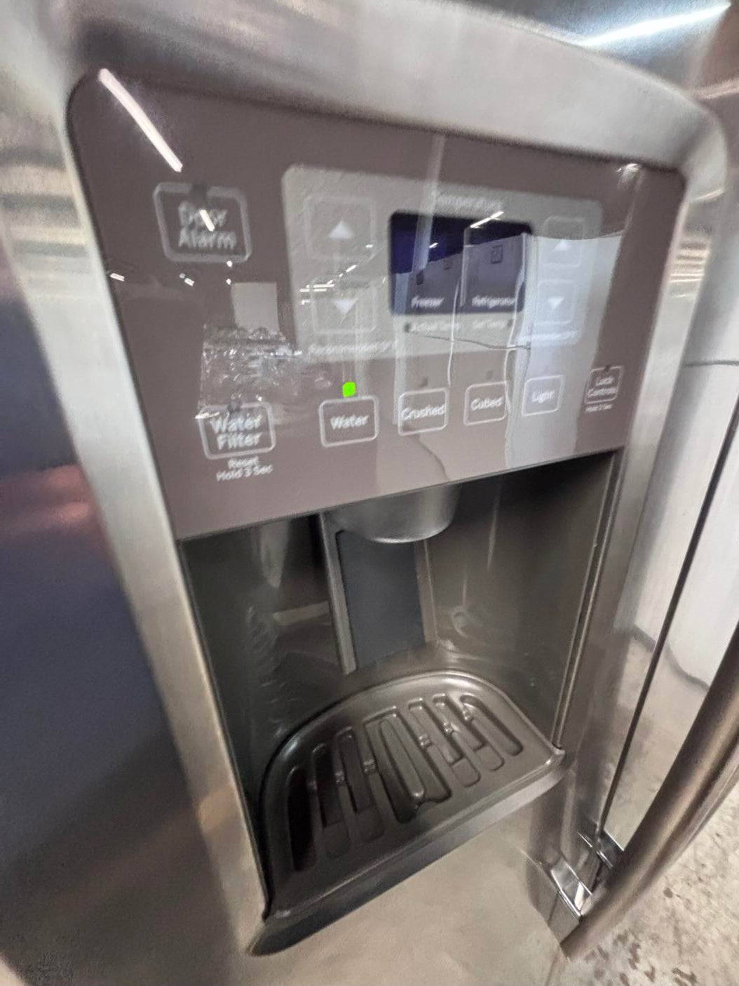 } GE Side x side  36”x 69”h x 29depth ,Refrigerator slate  with ice maker & water dispenser /. 36” 26cu.ft  working 💯  with warranty  used-Refurbished. Item number  #RF26Z14B
