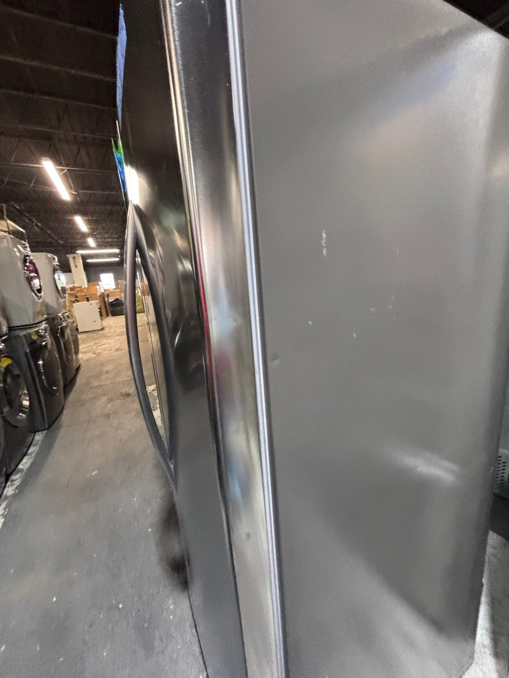 }SALE🔥🔥LG 33”x 66.1/2 h x 29”depth side by side Refrigerator and freezer with ice & water #LG33Z73B