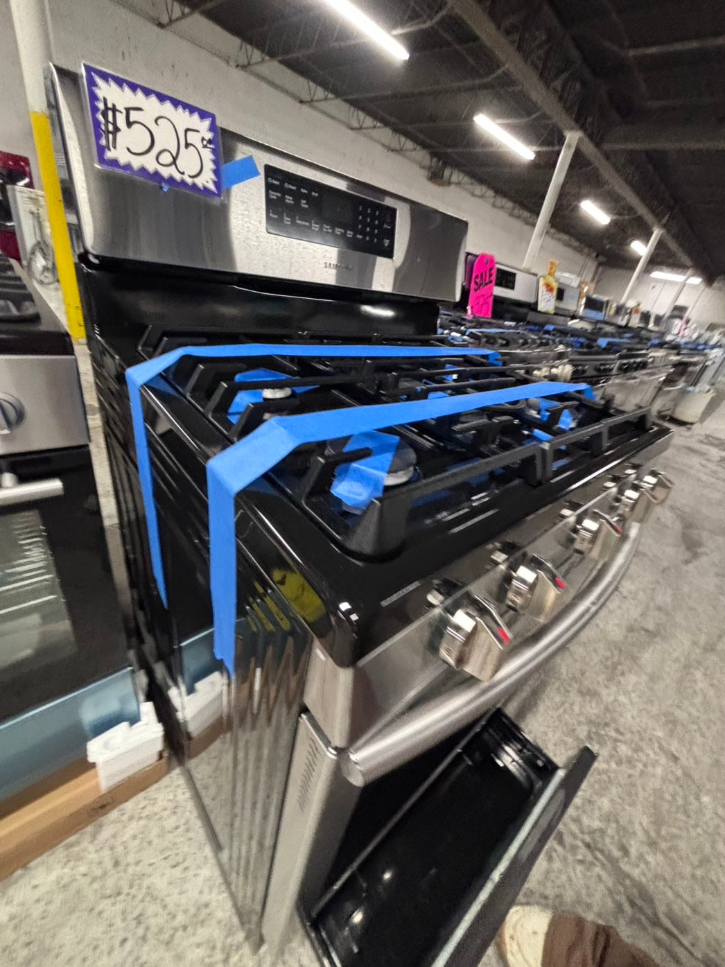 >Samsung Convection oven gas stove 5 burner bake broil i/lo in black & silver -used-Refurbished 30” #GZX66B