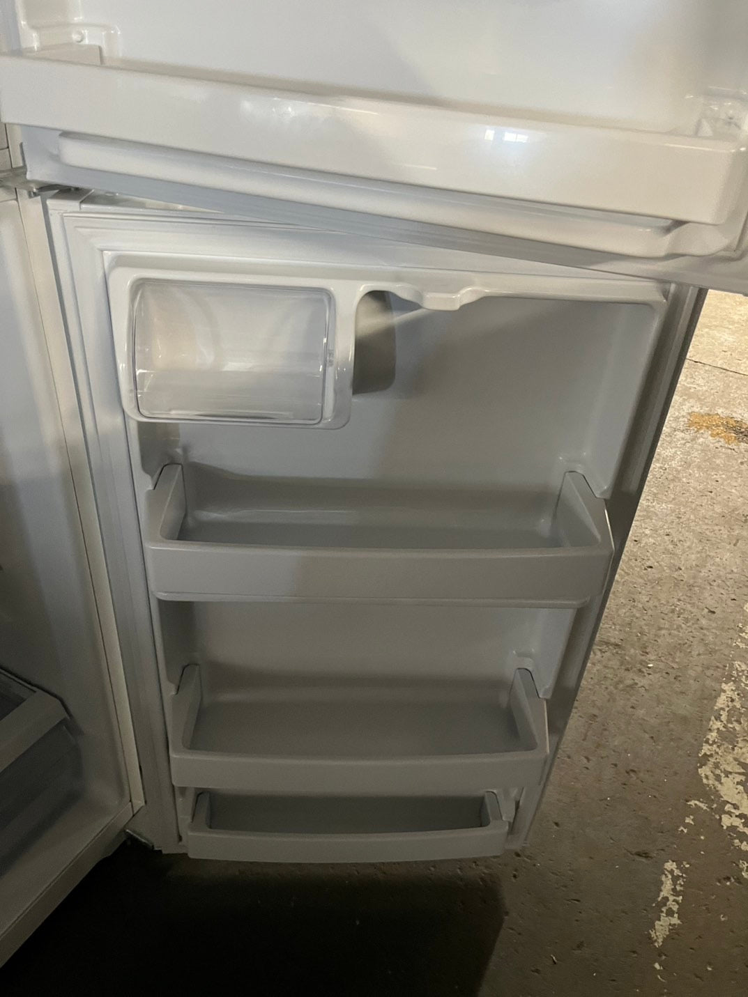 28”Ge top freezer fridge white used-refurbished #RFL89B