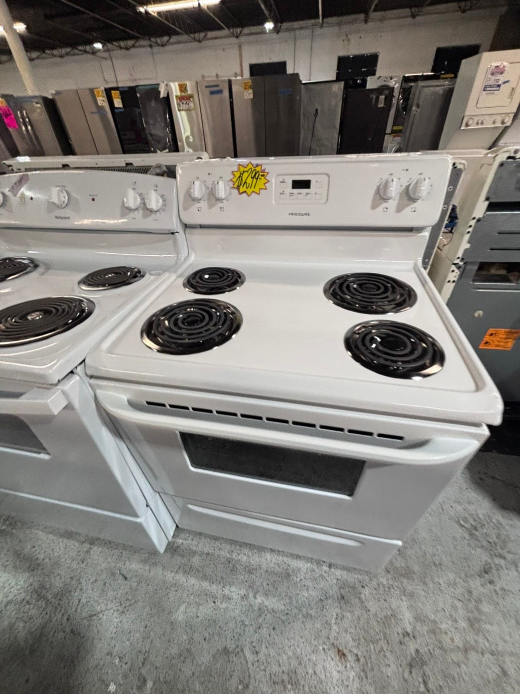 >*frigidaire white  electric coil top range coil 220v bake /Broil 4 burner used-Refurbished  great condition 30" #ESTP55B
