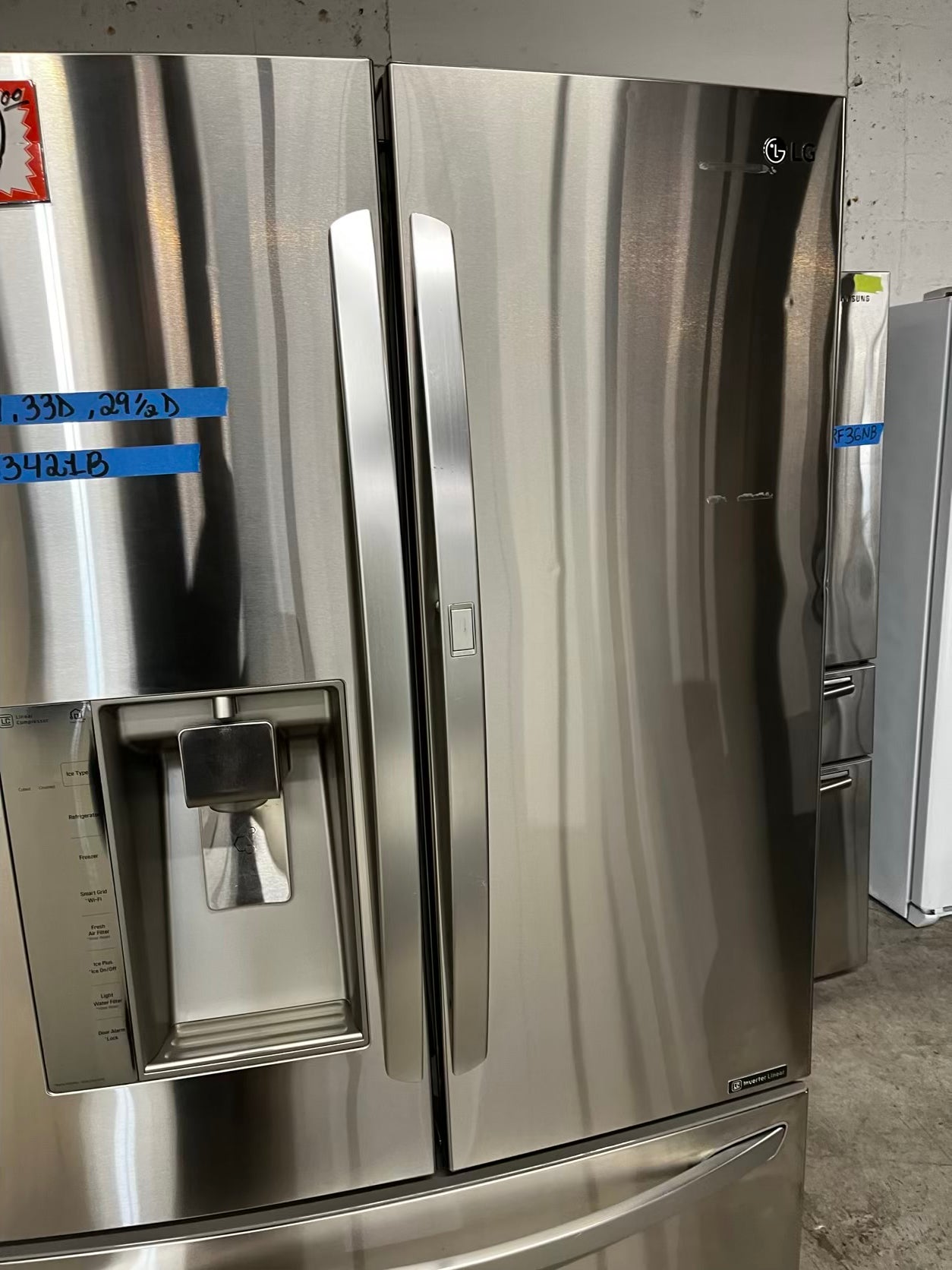 LG French door Refrigerator stainless steel Showcase w/ ice water dispenser 36" #RF53421B