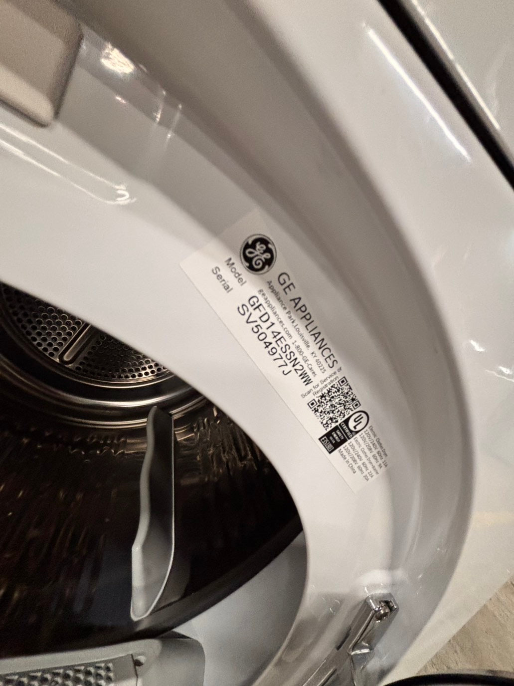 >24” Ge front load Electric Dryer 240v  white  #24GE56B