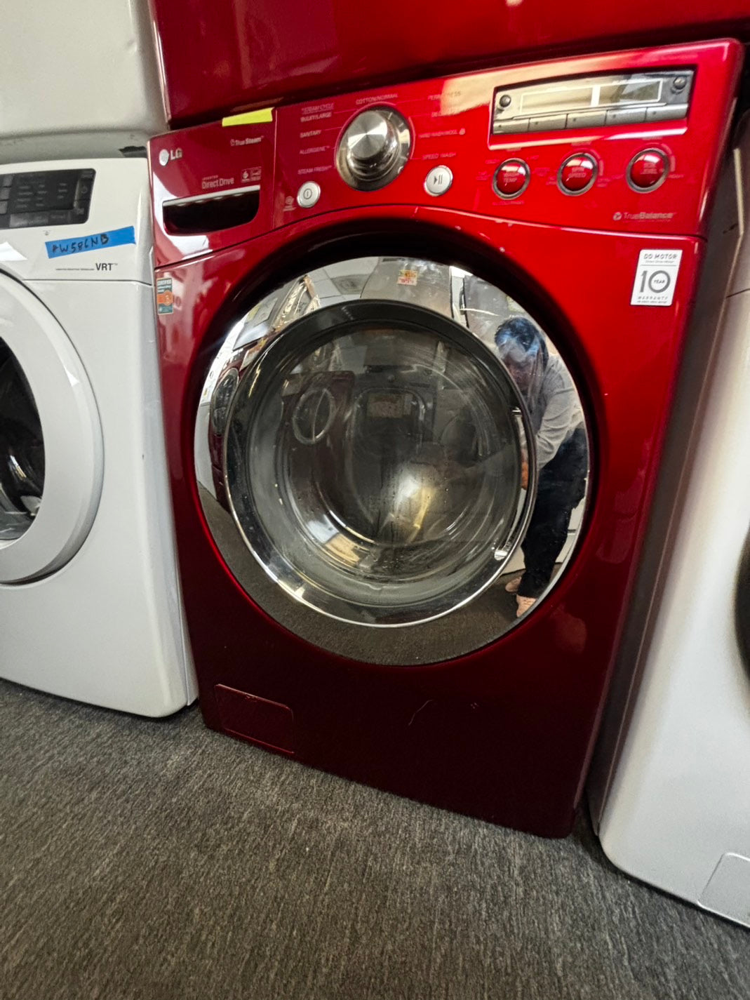 -27 Inch Front-Load Washer with 3.7 cu. ft. Capacity, 9 Wash Programs, SteamFresh/Allergiene Cycles, 11 Options, ColdWash Option and Dual LED Display
#FWR238UL