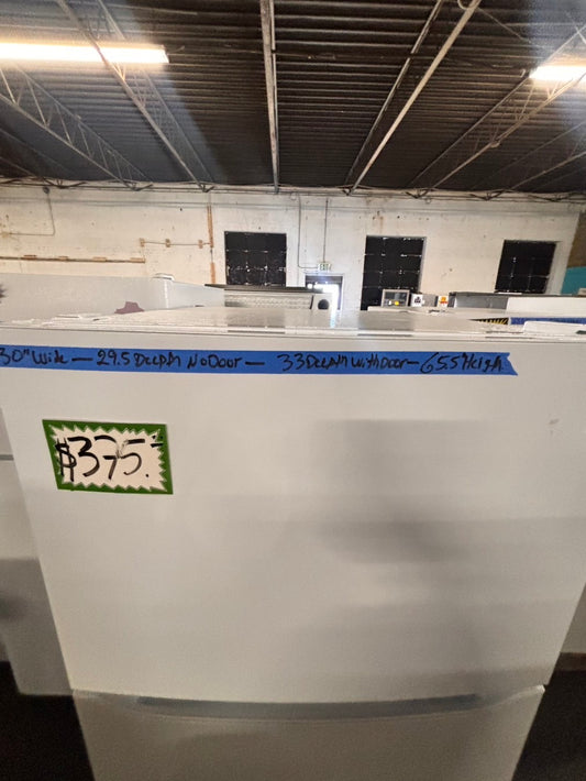 >30” LG top freezer refrigerator 18cu.ft. White -used -refurbished 30" item number #RPAM2B