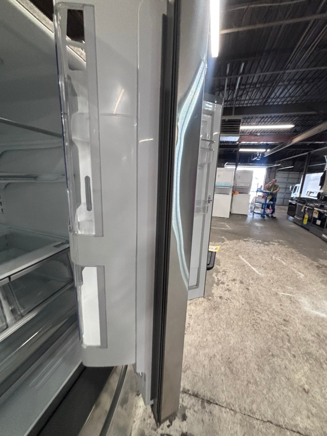 >>Used great condition used-Refurbished LG 36”w x69h x 31” depth refrigerator stainless steel w/ice & water dispenser 36 “ #LGFD31CU3B