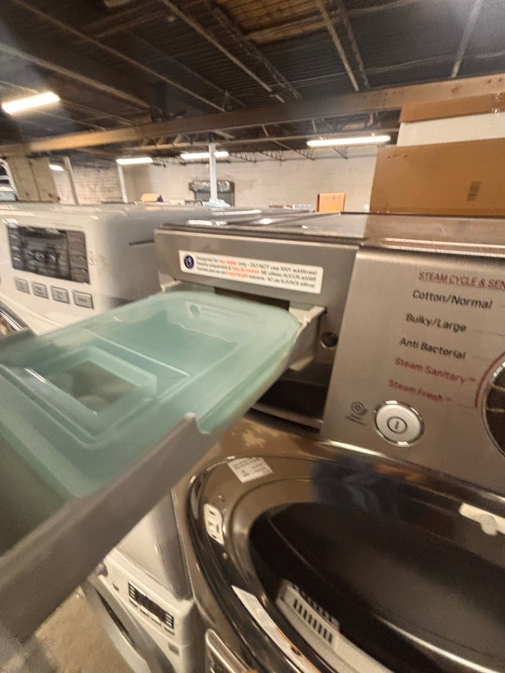 >*Used-great conditions refurbished LG steam washer 4.5cu ft & electric steam dryer 7.5 cu ft large capacity set electric 220v front load stackable or side by side - sensor dry He in silver-gray  #W9PU6SET