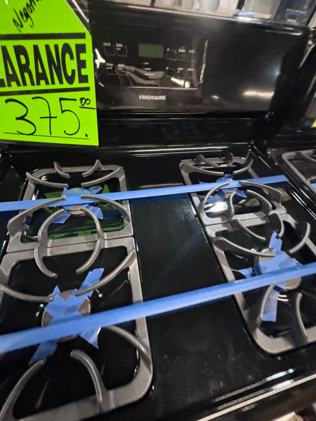 >*frigidaire range 4 burner bake ,broil Hi/Lo self clean in stainless steel used-Refurbished 30” #GSQ66B