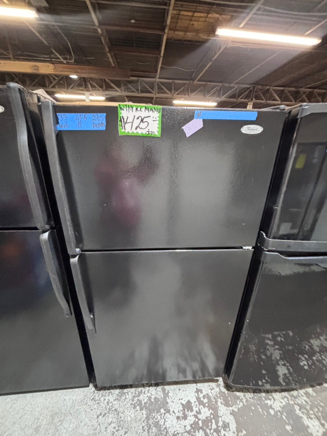 >>whirlpool 33” Top freezer fridge with ice maker ,black  used-refurbished #RRT13QB