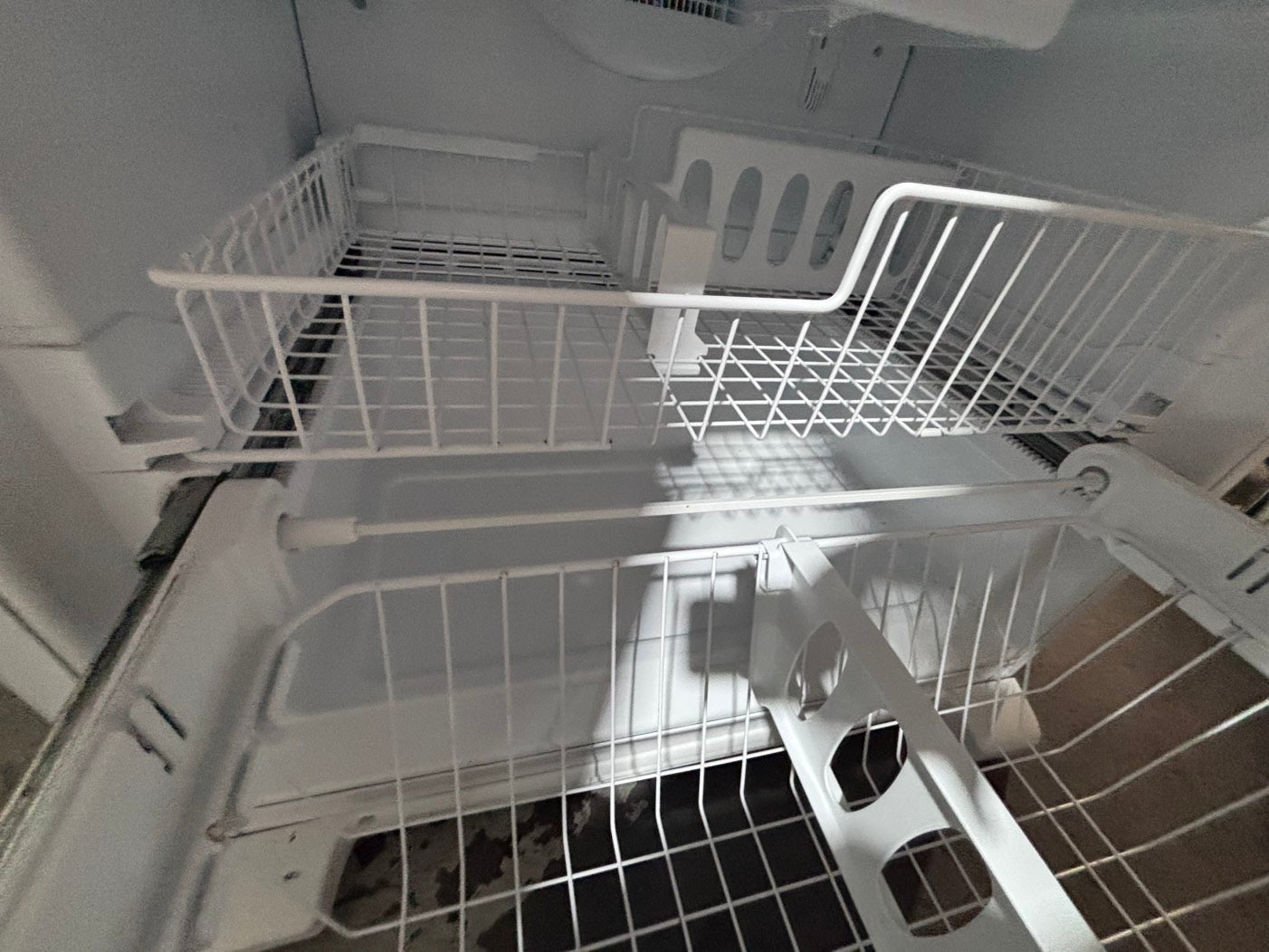 >>whirlpool 33” bottom freezer refrigerator no ice maker white color 33" used-refurbished #RFW9D5B
