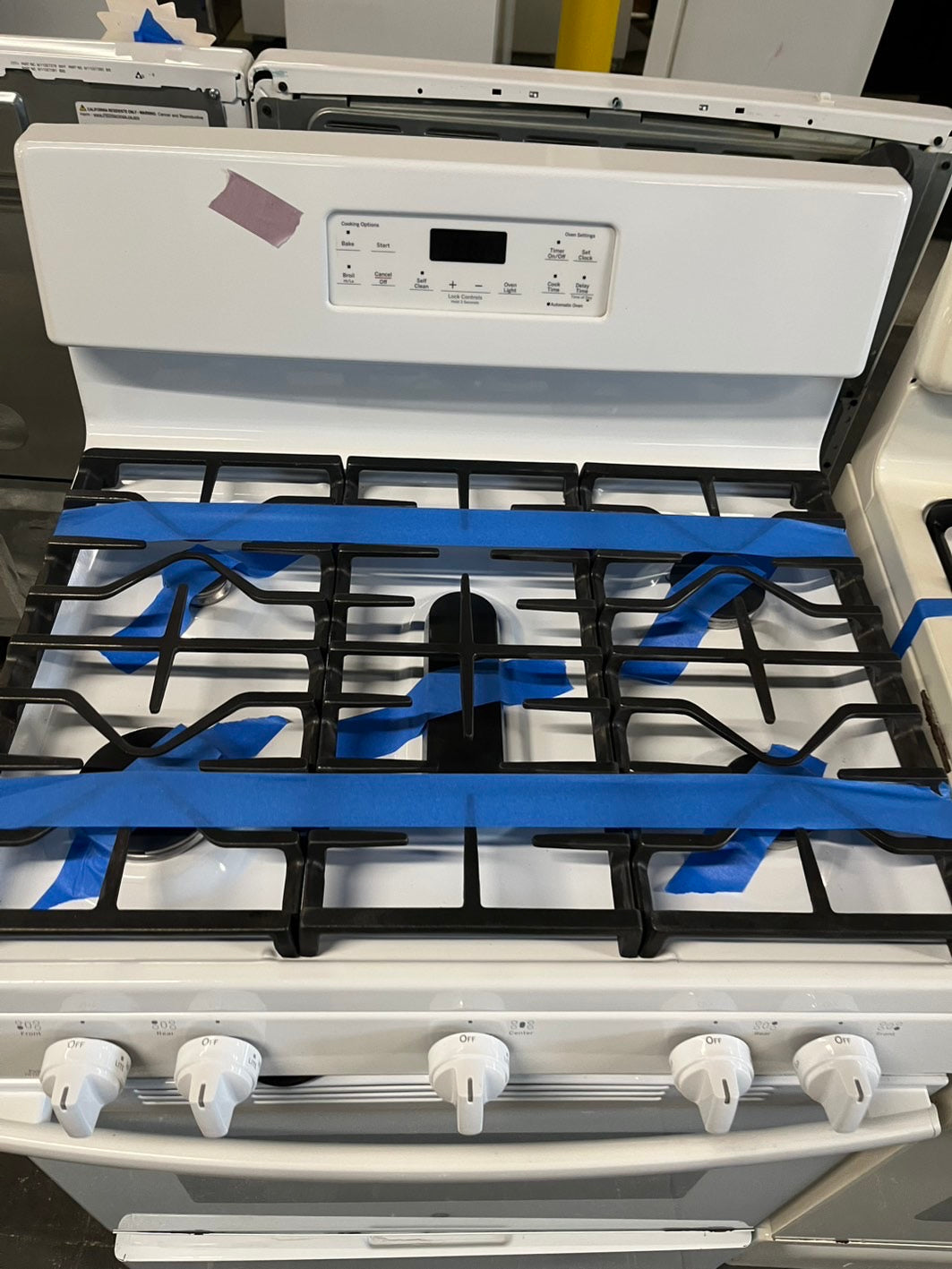 =GE Gas range 5 burner bake  broil hi/lo in  white  self clean used-Refurbished 30" #GEGE34B