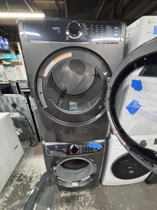 >Electrolux front load washer& dryer set large capacity energy start , steam   new scratch and dent #WM31XC