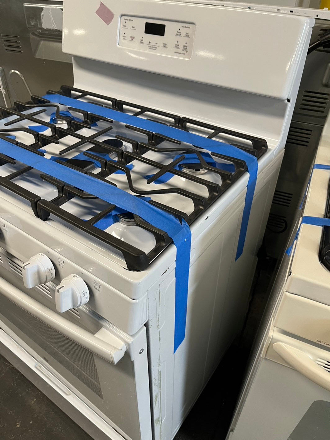 =GE Gas range 5 burner bake  broil hi/lo in  white  self clean used-Refurbished 30" #GEGE34B