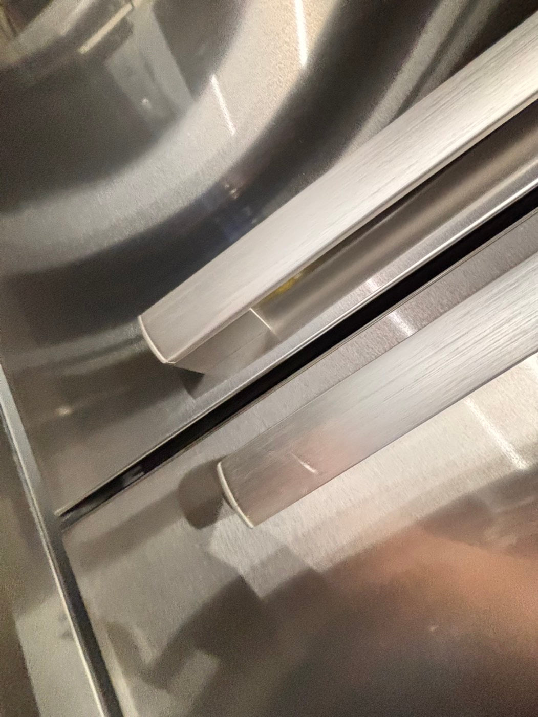 >🎈sale🎈      ‼️’’AS IS”.‼️   Bosch 500 series counter depth French doors fridge new scratch and dent (costumer return )with ice maker & water dispenser - Stainless Steel #RBSH25B