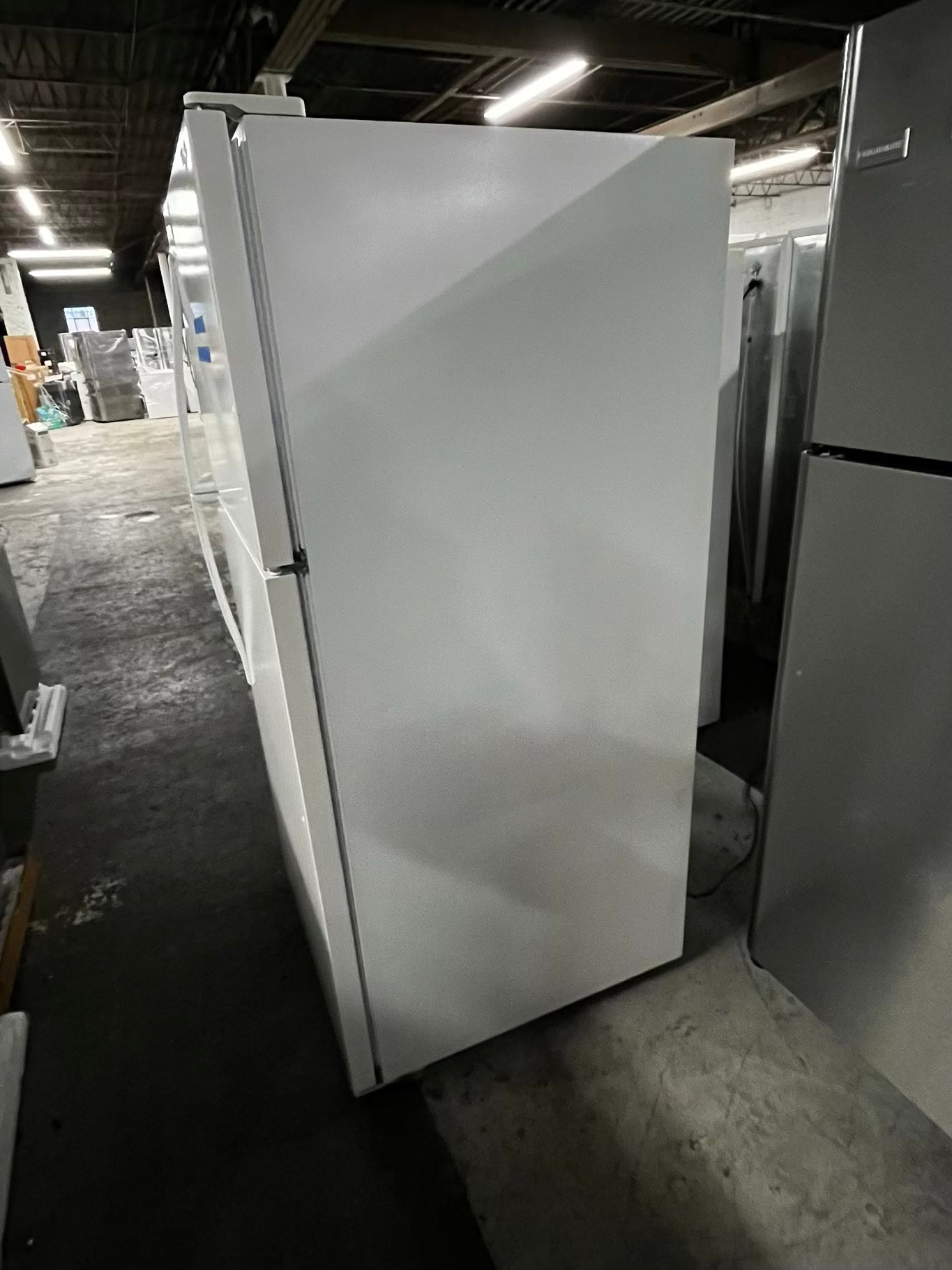 *Whirlpool top freezer refrigerator in white 30” used - refurbished #RF7312TB