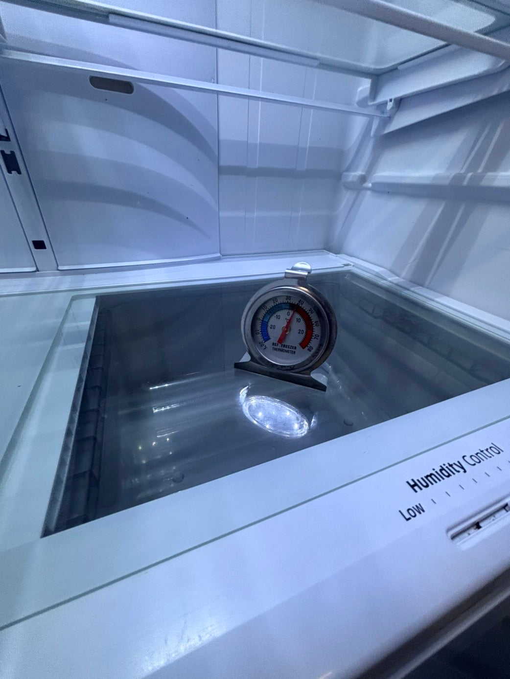 >*36”samsung counter depth French doors  fridge  stainless steel (ice maker  doesn’t work) only water 💦 dispenser works !doesn’t affect on the others functions. 36” #SA24WWB