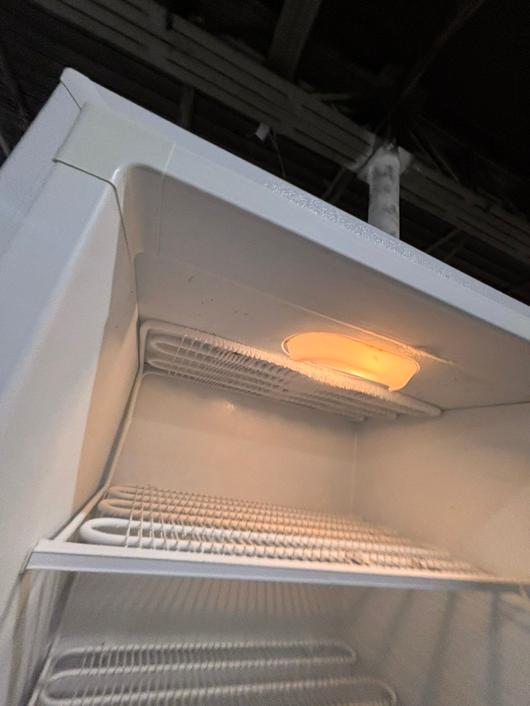 >*kenmore 21cu.ft (it’s not froost free).          up-right freezer white 20cu.ft Refurbished-used #RFS1ZXB