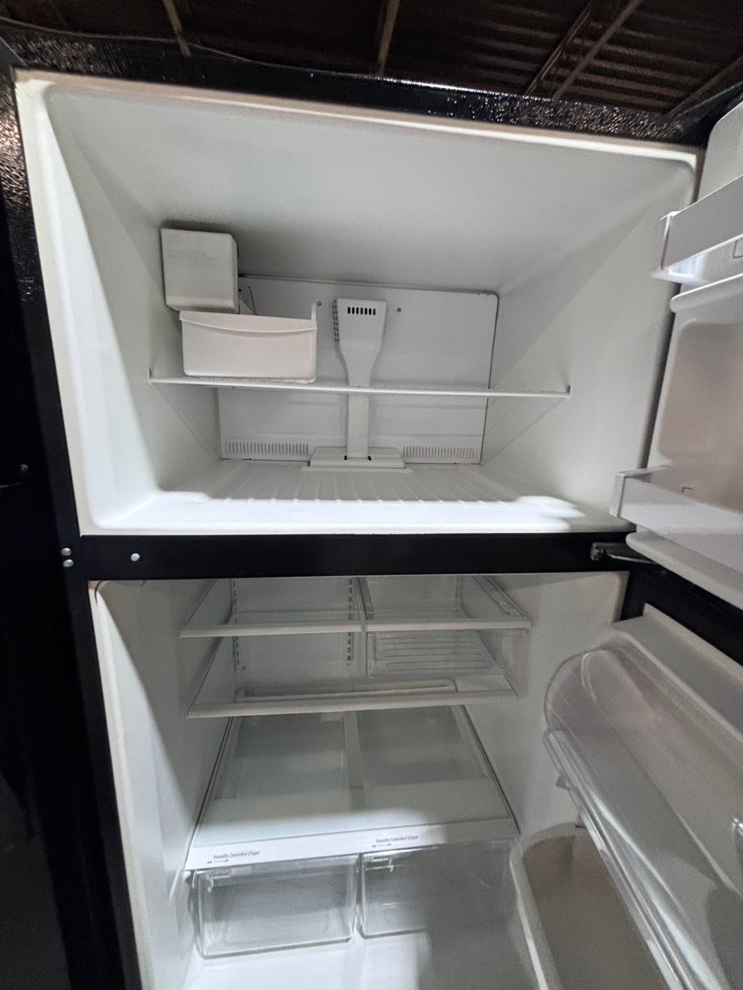 >>whirlpool 33” Top freezer fridge with ice maker ,black  used-refurbished #RRT13QB