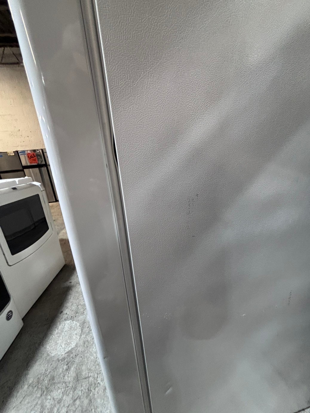 >>36” GE side by side Refrigerator and freezer white  w/ice water dispenser 36” #ARW663B