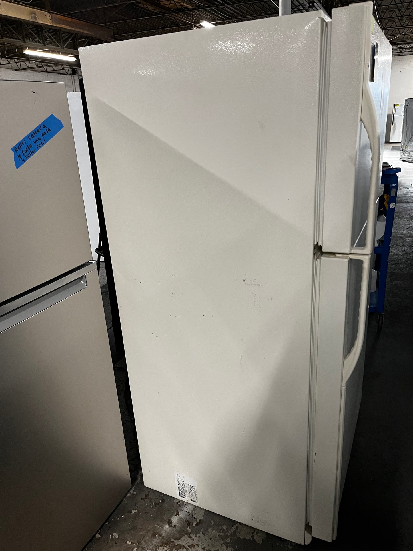 Kenmore top freezer refrigerator in off white used refurbished 33” #RF897ZB