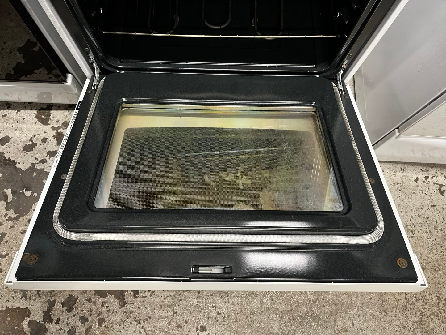 Kenmore electric 220v range 4 burner self clean in off white 30” Stock number #RE8935BB