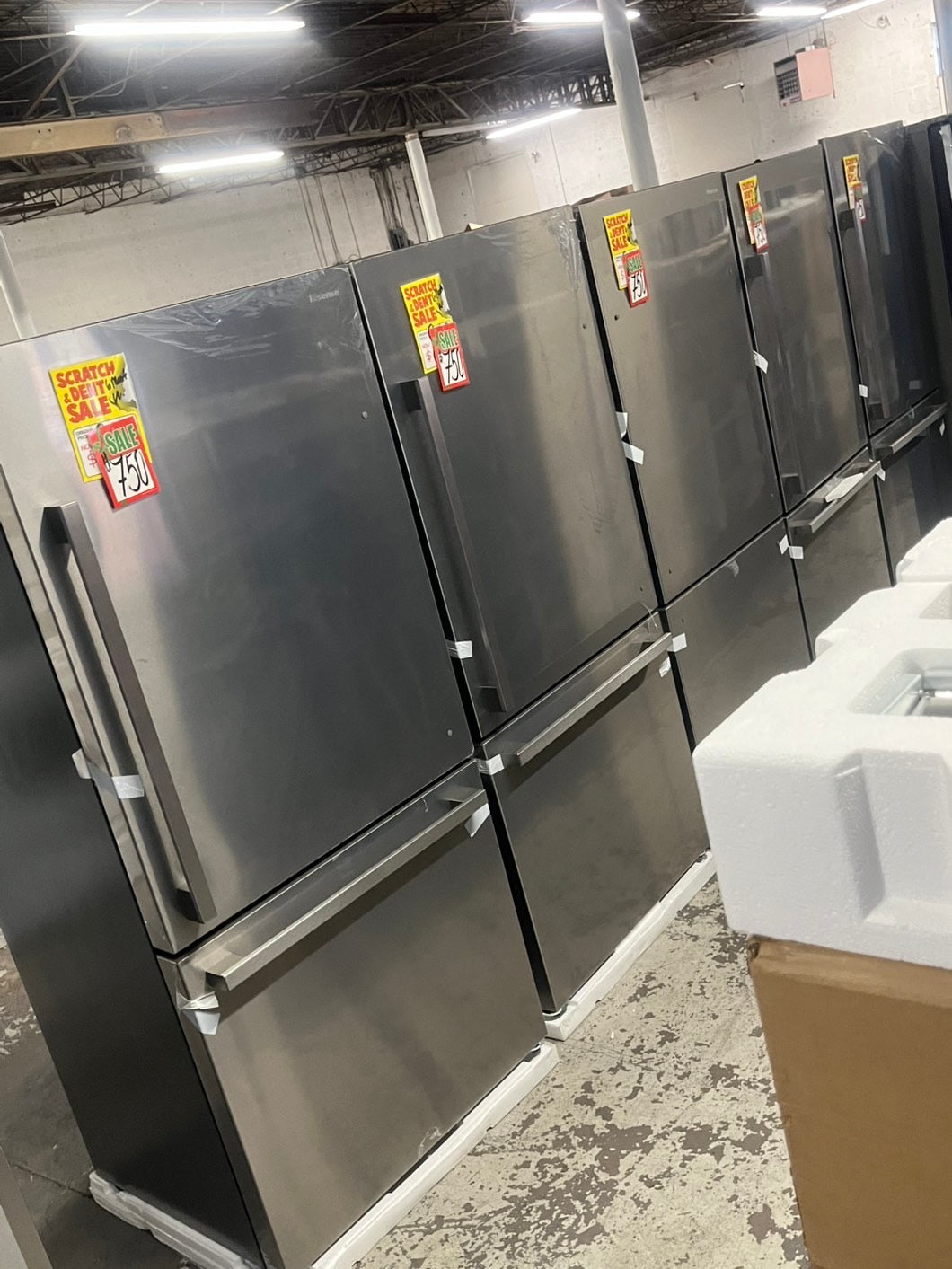 🎁🎄Holiday Sale‼️Open box 32” Hisense 17.2-cu ft Counter-Depth 32-in Wide Bottom-Freezer Refrigerator stainless steel #RFHS234B