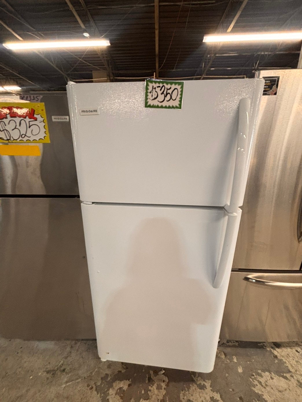 >*frigidaire 30”x 66h ,18cu.ft -top freezer refrigerator working 💯 white  color -used refurbished 30”  #TB4WYCB