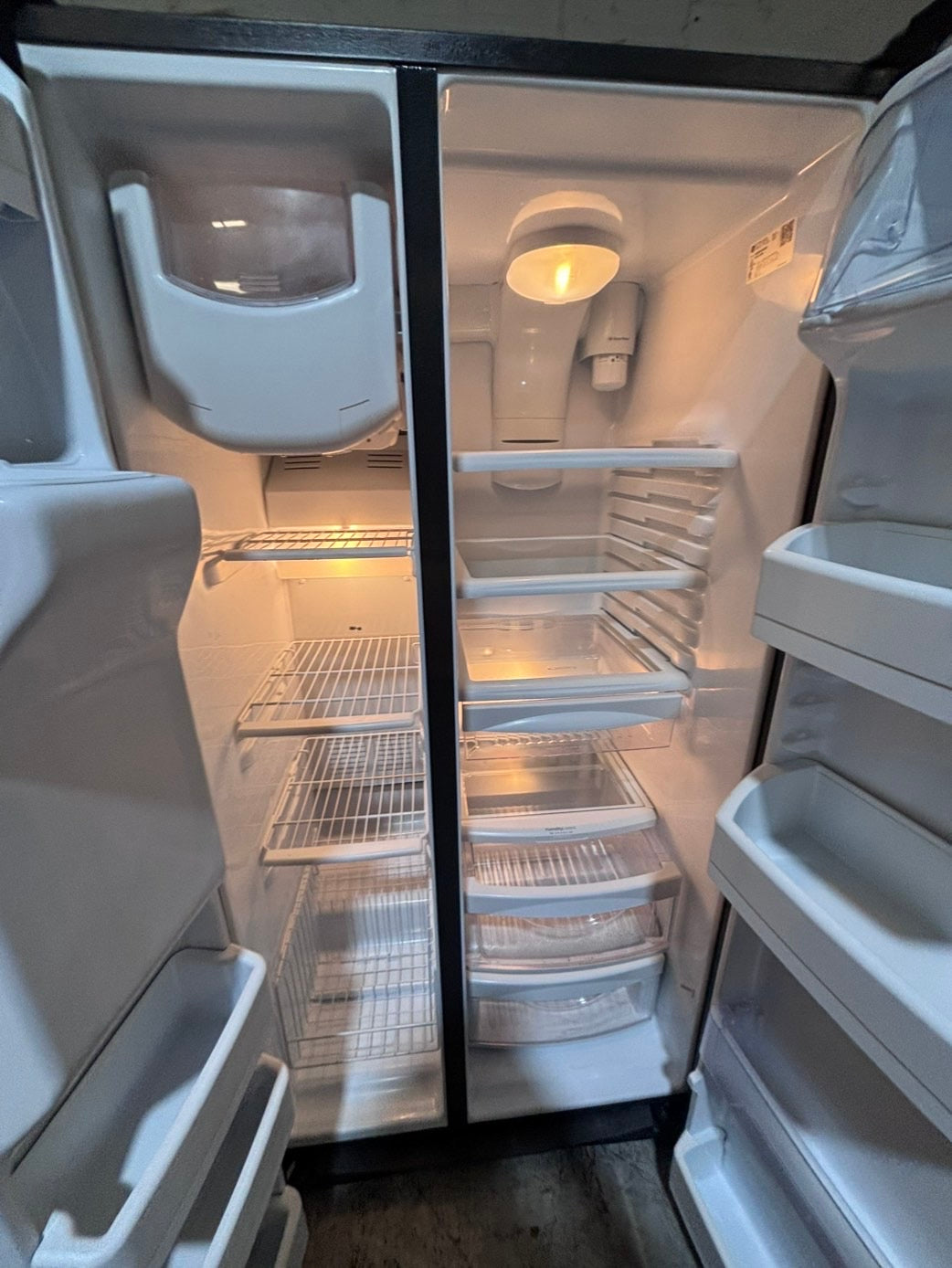 >>36” GE side by side Refrigerator and freezer stainless steel w/ice water dispenser 36” #AR243B
