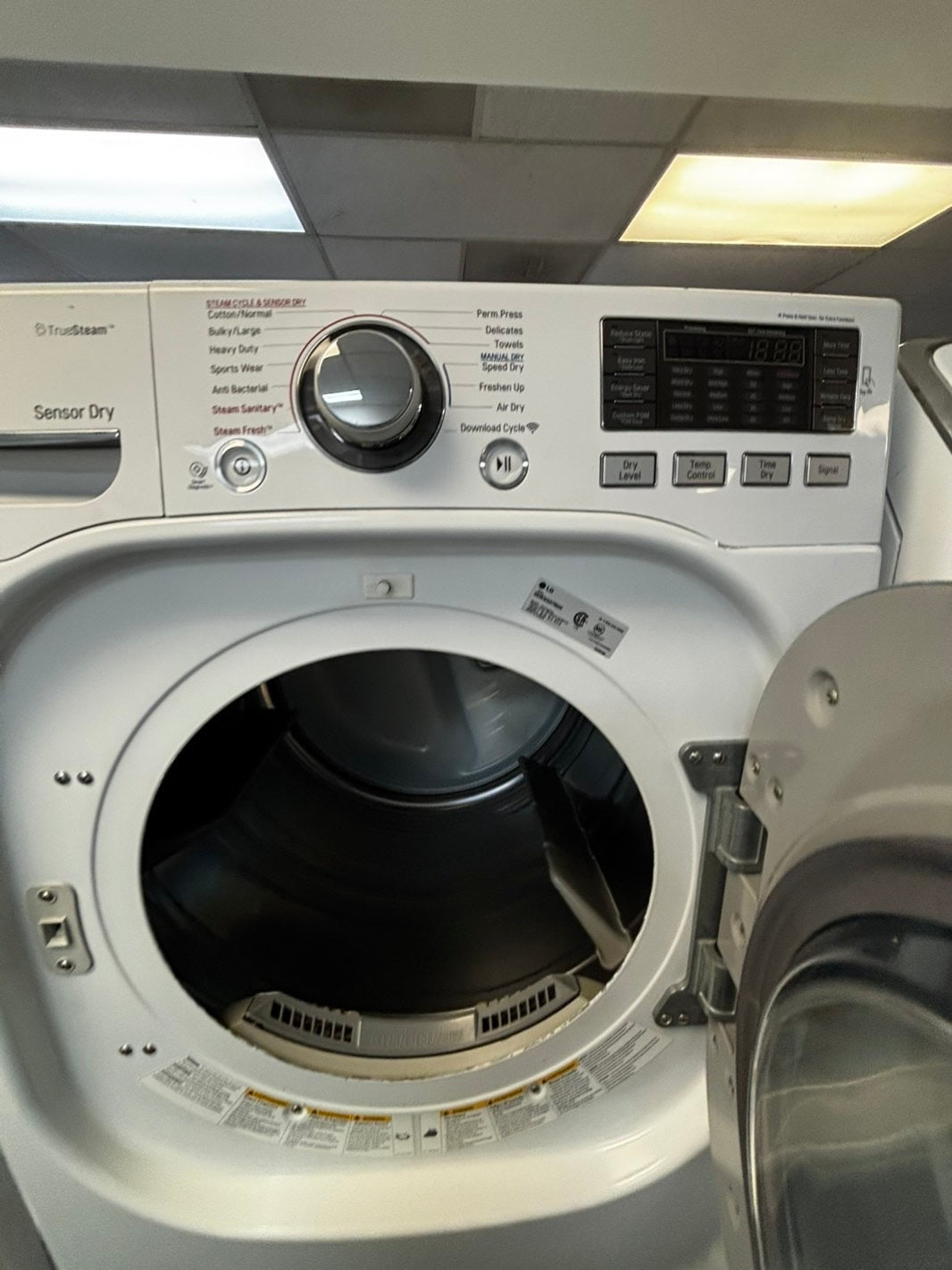 -LG steam cycle washer 4.5 cu ft & dryer 7.5 cu ft set electric 220v front load stackable sensor dry He In white #WD834JL