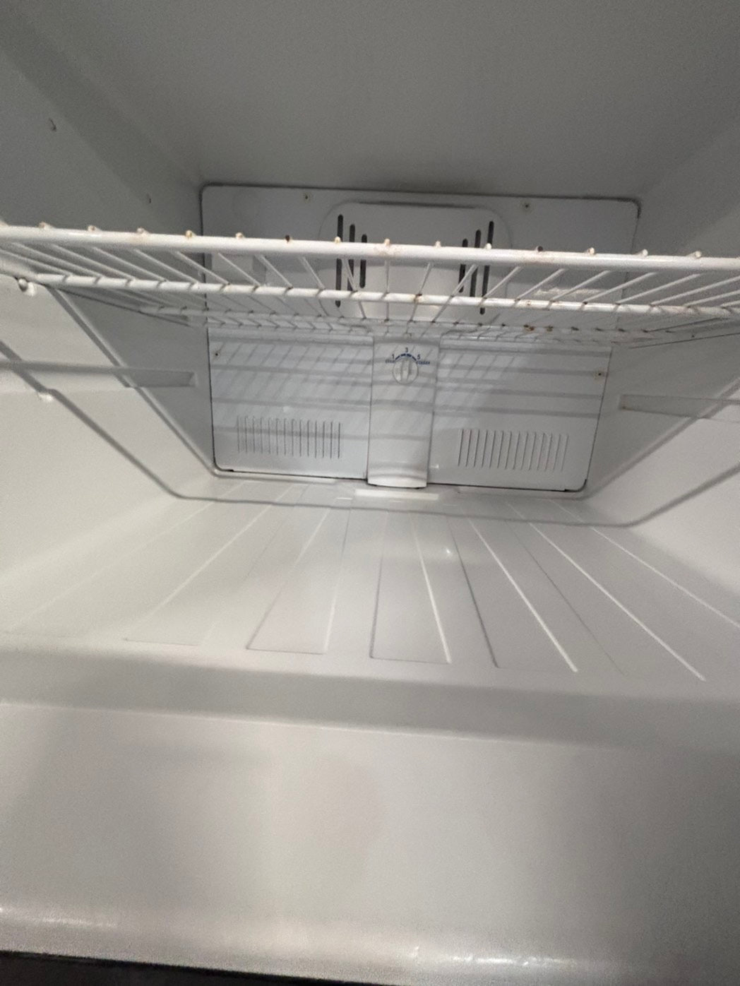 >>Haier 30”18cu.ft -top freezer refrigerator black color              -used refurbished 30” #FT11W6B
